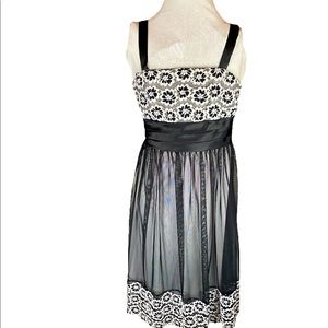 R&M Richards size 6 semi-formal formal ball prom cruise black and white dress